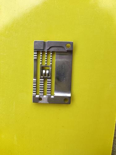 星菱888A星锐787零件星菱绷缝机针板星菱三针五线针板星菱P711456