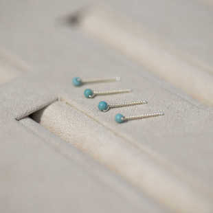 敲好看999足银迷你原矿绿松石耳钉养耳秀气小巧耳骨钉百搭学生