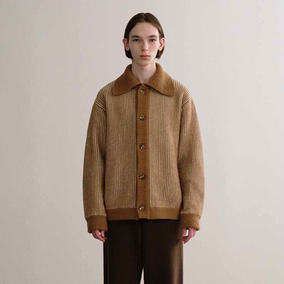 复古翻领拼接色休闲针织衫