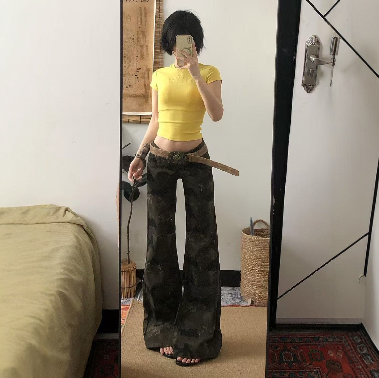 美式复古迷彩工装微喇牛仔裤女春秋季低腰不贴腿马蹄喇叭裤长裤子