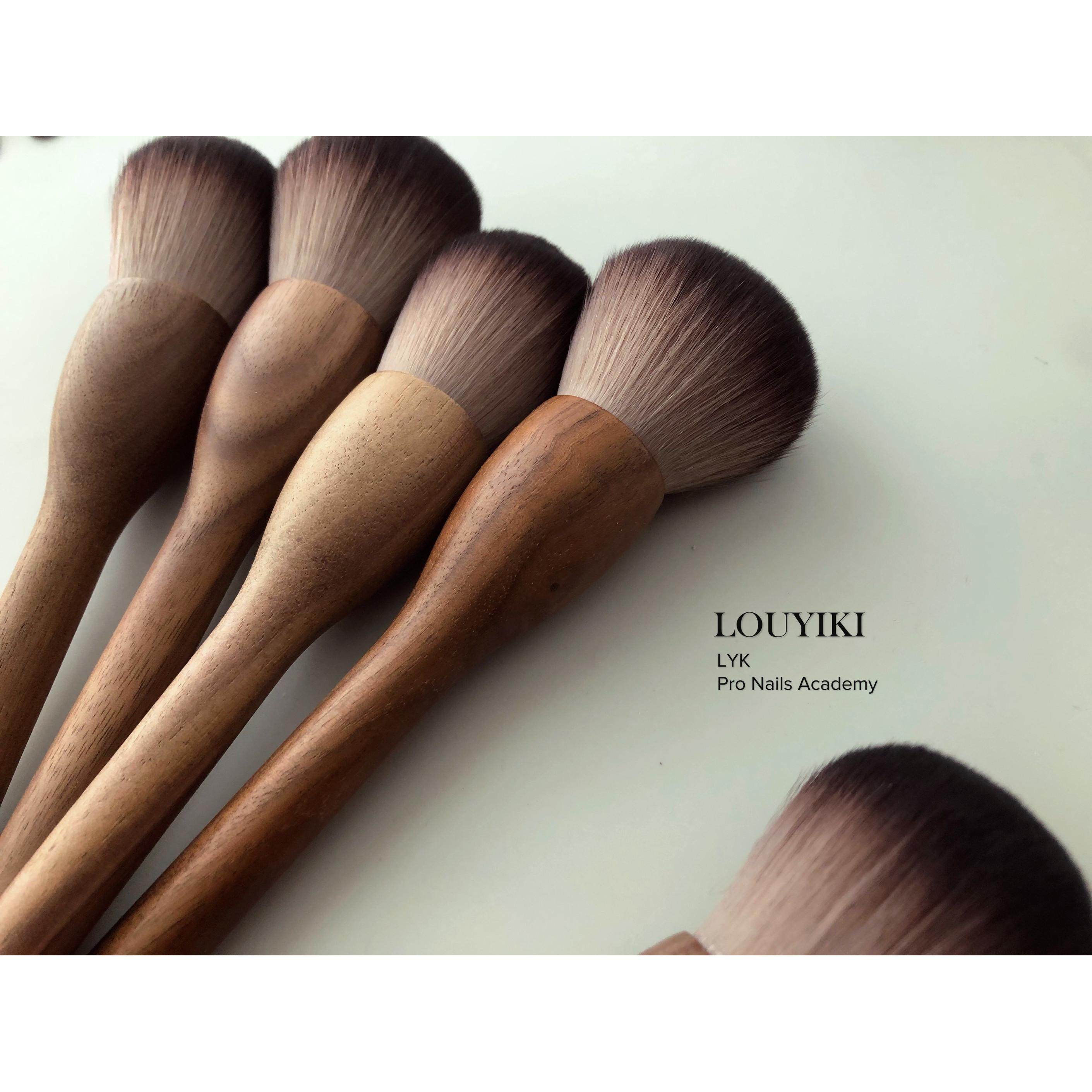 【LOUYIKI】复古实木美甲粉尘刷高级蓬松软毛清理指甲粉尘工具刷,彩妆/香水/美妆工具,美甲工具,淘宝优惠券,粉丝福利购,淘宝优惠卷