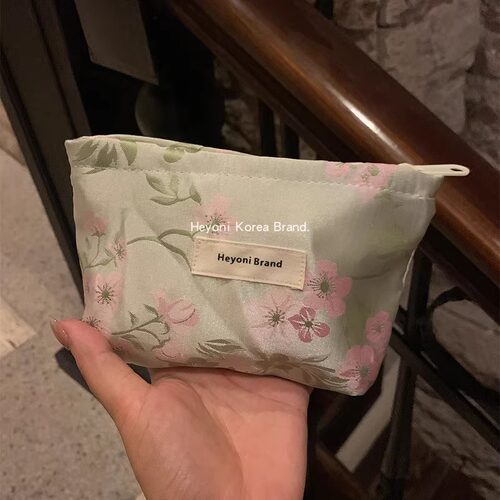 国风丝绸樱花收纳化妆小包月事包