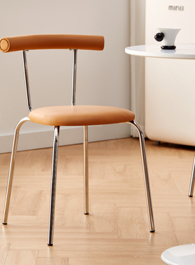 奶油风中古餐桌椅久坐不累家用坐椅可叠放靠背椅子蛋卷餐椅民宿椅