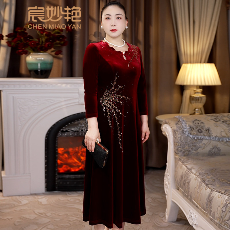 宸妙艳高贵优雅气质丝绒连衣裙显瘦日常可穿大码妈妈装婚宴礼服