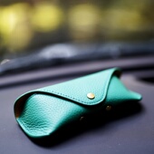 真皮眼镜盒便携女高级感皮质抗压防压轻便男GM墨镜太阳眼睛收纳包