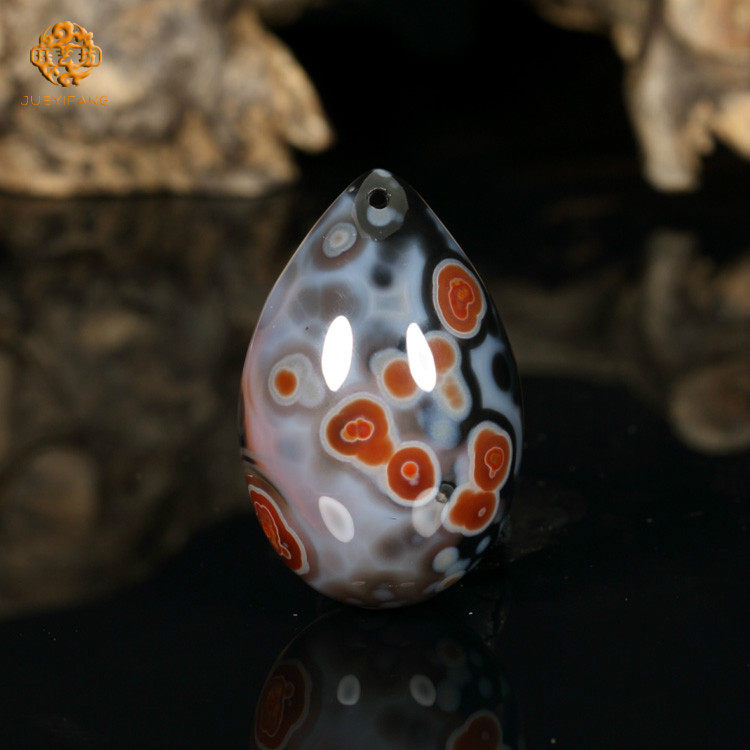 珏艺坊宣化战国红玛瑙精品稀有白瓷多色炫彩毛衣吊坠 DZSX2001