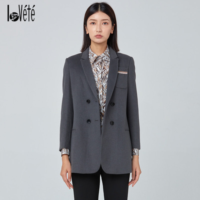 灰色西服Lovete原创设计