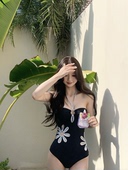 Sunset日落黄昏性感镂空花朵挂脖抹胸连体游泳衣女黑色显瘦泳装