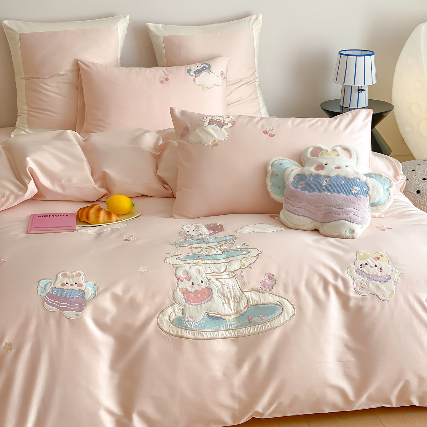 甜美卡通小熊长绒棉床上四件套粉色刺绣纯棉贡缎被套儿童柔软床品