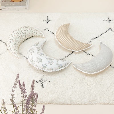 宠物月亮枕头柔软棉绒花边丝绵