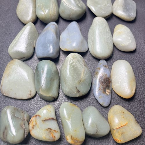 新疆和田玉籽料原石手把件