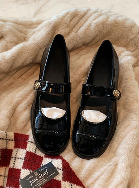 春季新款圆头一字带金属扣粗跟玛丽珍单鞋红色小皮鞋女