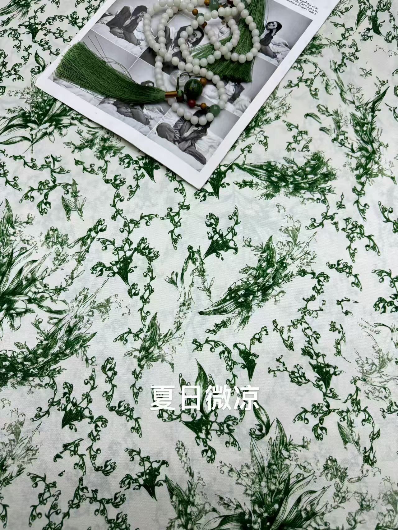 夏日白底绿色印花弹力斜纹真丝布料清新连衣裙半裙衬衫桑蚕丝面料
