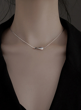 简约百搭S925纯银一字扭纹几何项链女款轻奢小众设计潮短款锁骨链