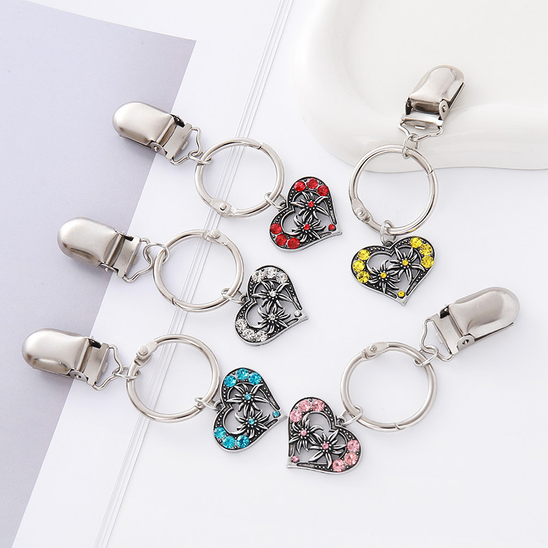 跨境爱心帽夹高级感轻奢复古花朵挂饰百搭合金精致包包挂件女饰品