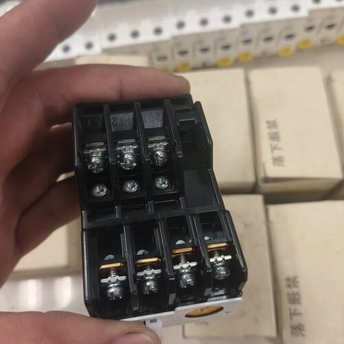 富士热过载TR-0N/3有17个，全新正品原包装，一个35元--议价商品
