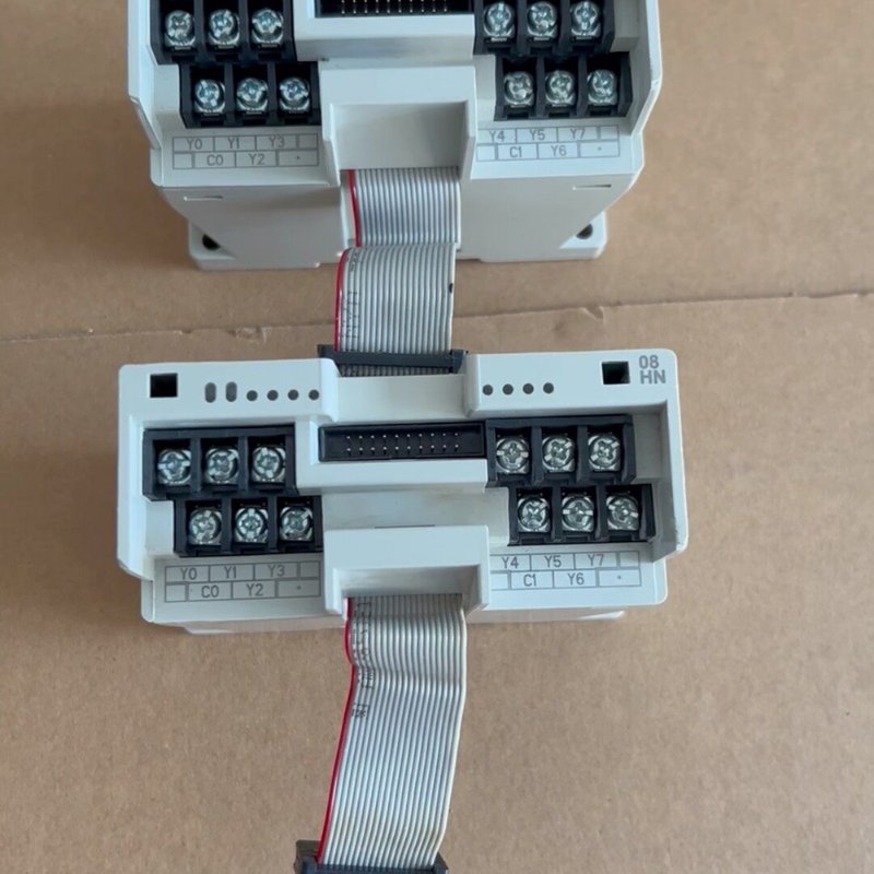 #台达PLC模块 DVP08HN11R 成色95新 少盖子--议价商品图片