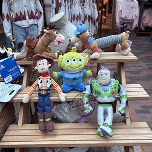 香港迪士尼玩具总动员胡迪巴斯光年三眼仔弹簧狗小马红心公仔挂件