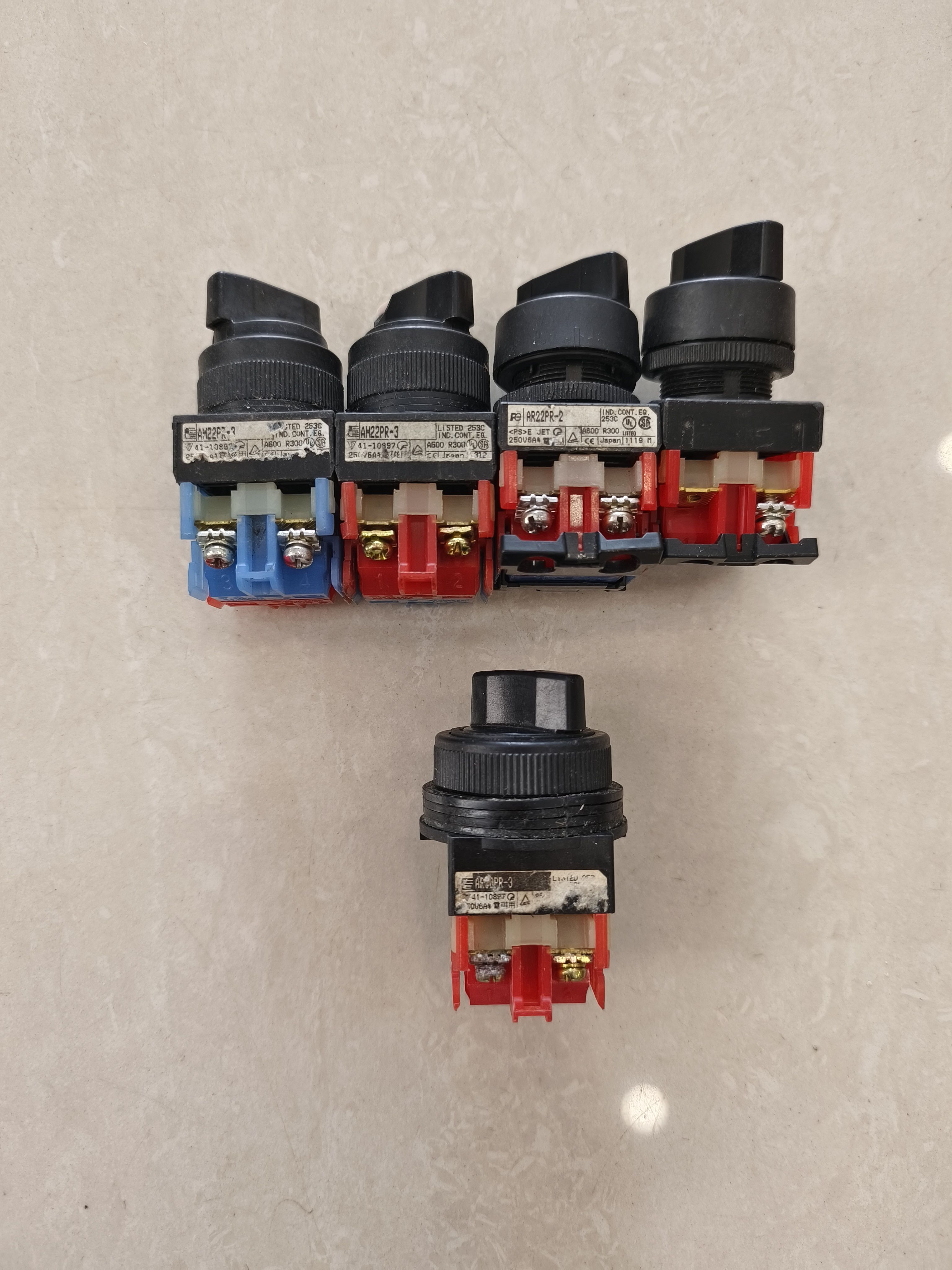 富士选择按钮AR22PR-211B/AR22PR-011B/AR22PR-311B/AR30PR-311B