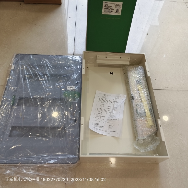 Schneider施耐德天朗系列配电箱TLA36T透明盖 暗装 3排*12=36位