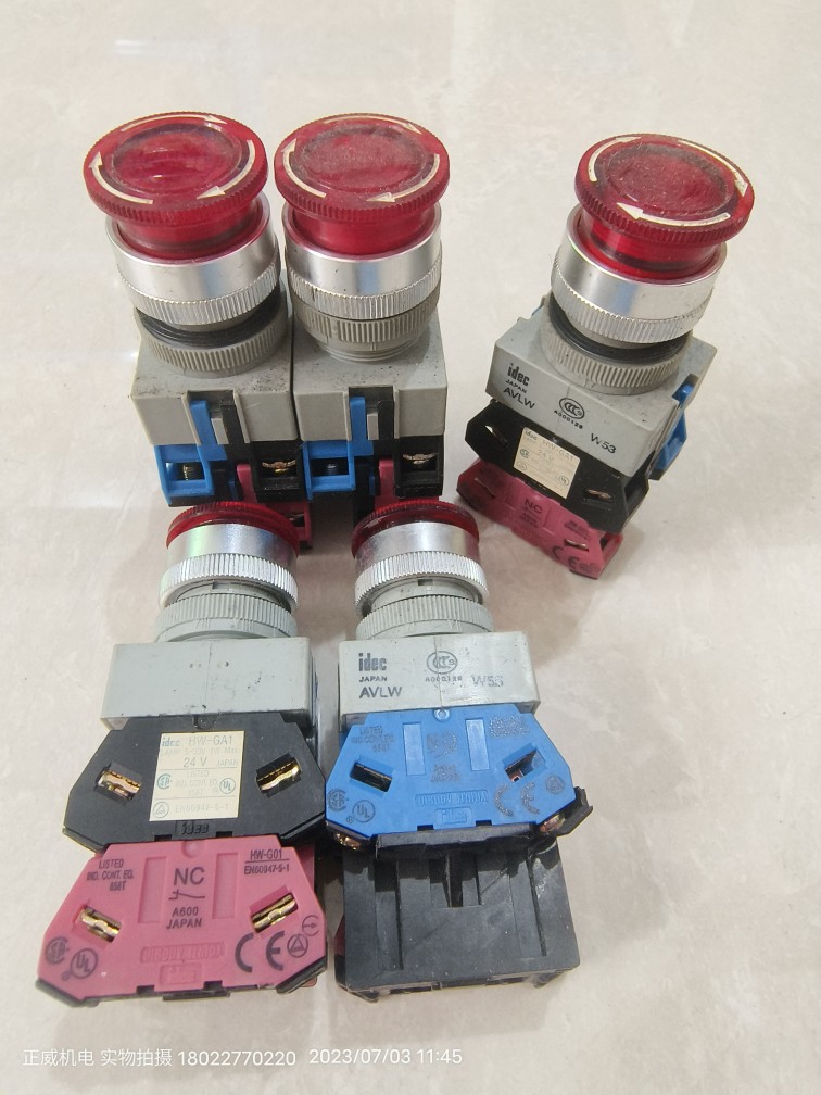 日本和泉蘑菇头自锁按钮AVLW带HW-GA1 24V触点HW-C01 HW-C10 1a1b