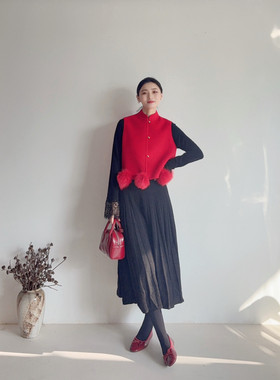 李cc·温柔甜美小立领毛球马甲新款秋冬