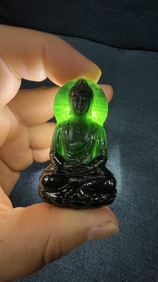 天然翡翠A货墨翠阿弥陀佛吊坠雕工精湛打灯满绿带证书礼盒