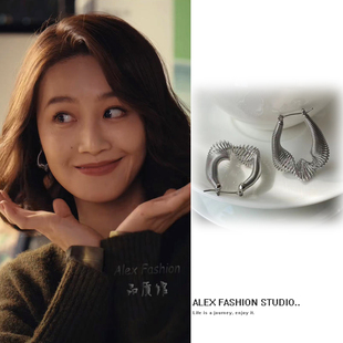 夜色正浓梁丹宁蓝盈莹同款耳环复古高级小众设计银色扭曲耳扣耳饰