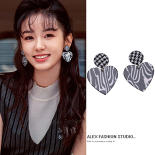 你好1983夏晓兰周也同款 耳环复古港风圆形棋盘格斑马纹耳饰耳钉