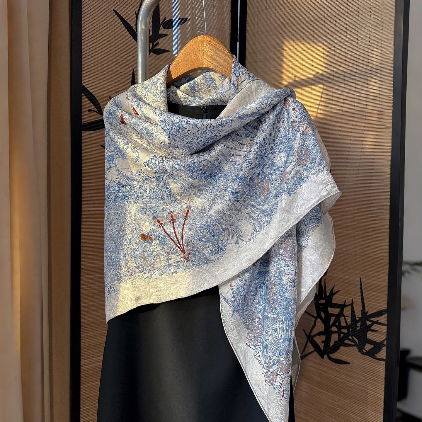 丝巾女2025新款秋冬旗袍三角披肩外搭杭州丝绸高端轻奢高级感苏州