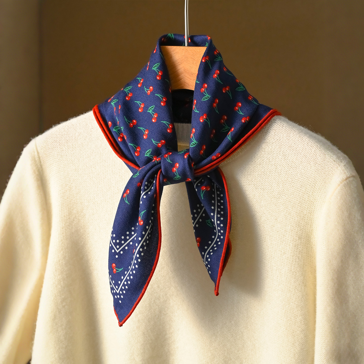 蓝色真丝羊毛丝巾女2025新款冬高级感羊绒围脖护颈高端轻奢高级感,服饰配件/皮带/帽子/围巾,围巾/丝巾/披肩,淘宝优惠券,粉丝福利购,淘宝优惠卷