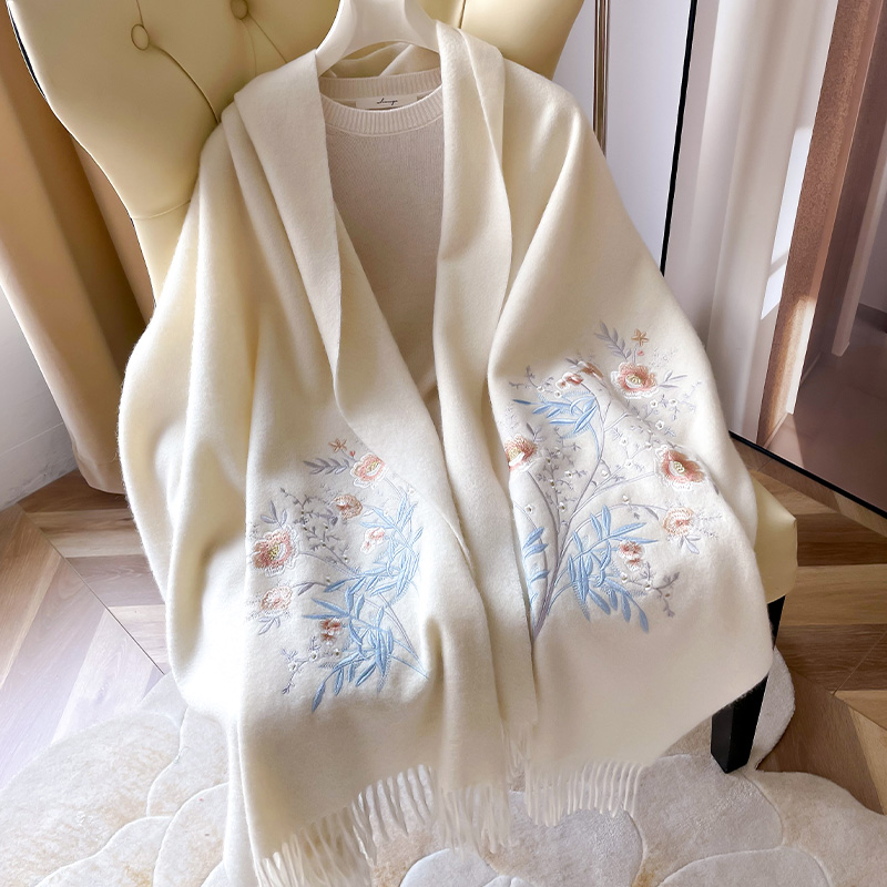 刺绣羊毛围巾大披肩2023新款