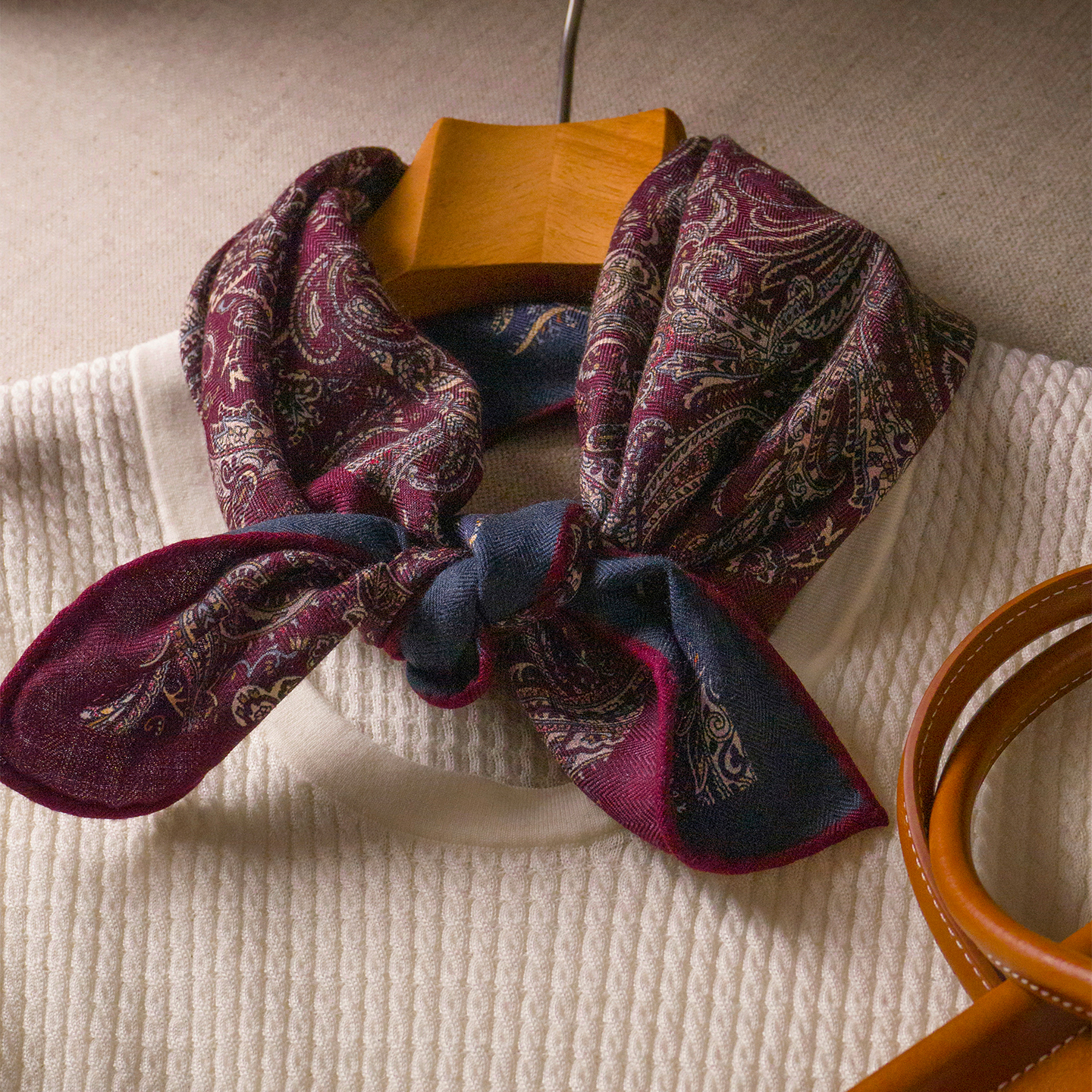 真丝羊毛丝巾女士2025新款秋冬小方巾系脖轻奢高级感护颈羊绒围巾