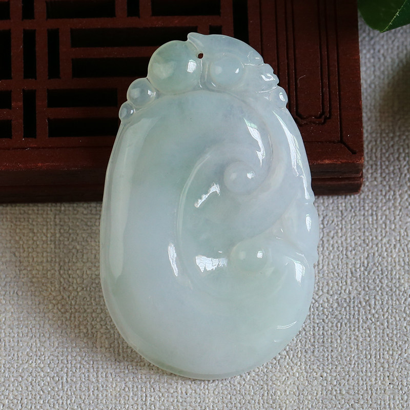 三川玉业天然a货翡翠如意吊坠水润淡绿玉如意挂件女款玉坠 送证书