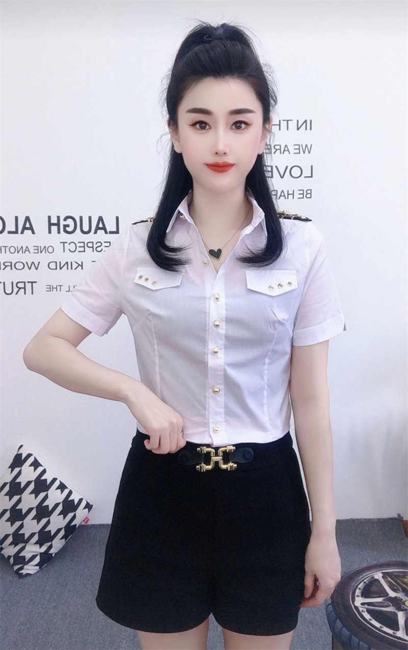 优雅气质方领半袖修身肩章洋气棉质微弹单排扣衬衫女舒适百搭夏季