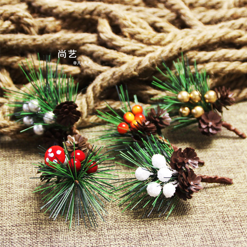 新款圣诞树装饰挂件 礼物装饰仿真花植物红果子 圣诞树松果小松针