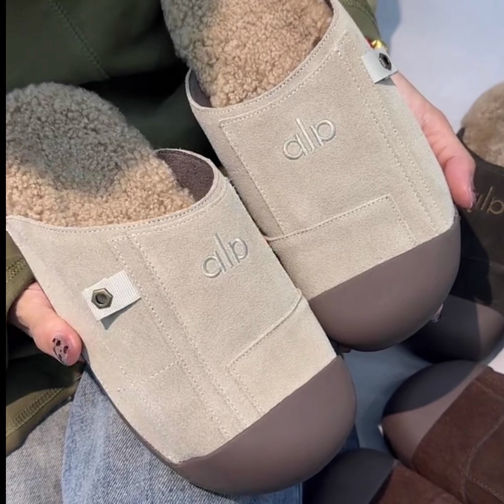 小众设计款包头半拖鞋女2025新款磨砂皮丑萌大头面包鞋软底勃肯鞋