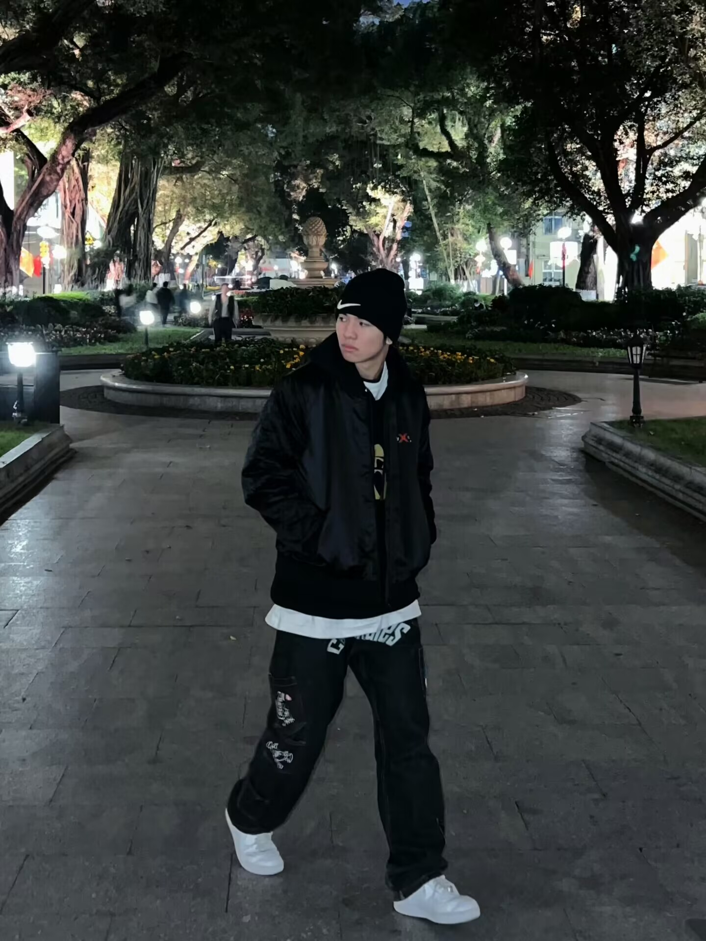 BEYOND字母女士空军棒球服夹克男短款机车黑色棒球服夹棉加厚冬季