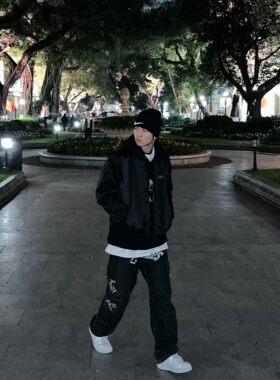 BEYOND字母女士空军棒球服夹克