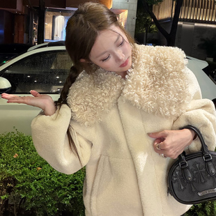 Avocadong 大外套女秋冬上衣 甜心奶fufu卷毛拼接白色羊羔毛厚款