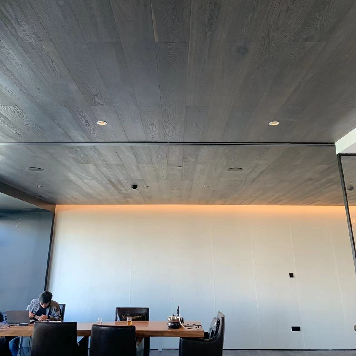 橡木云杉木黑色三层地板