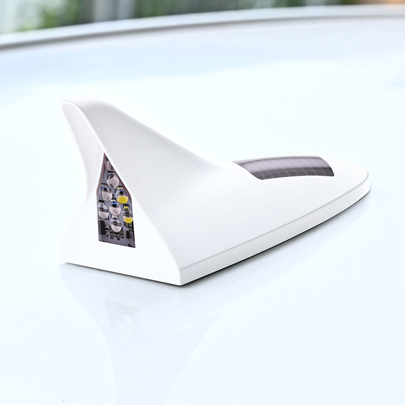 太阳能爆闪灯鲨鱼鳍天线汽车装饰鱼鳍灯通用车顶防追尾改装警示灯