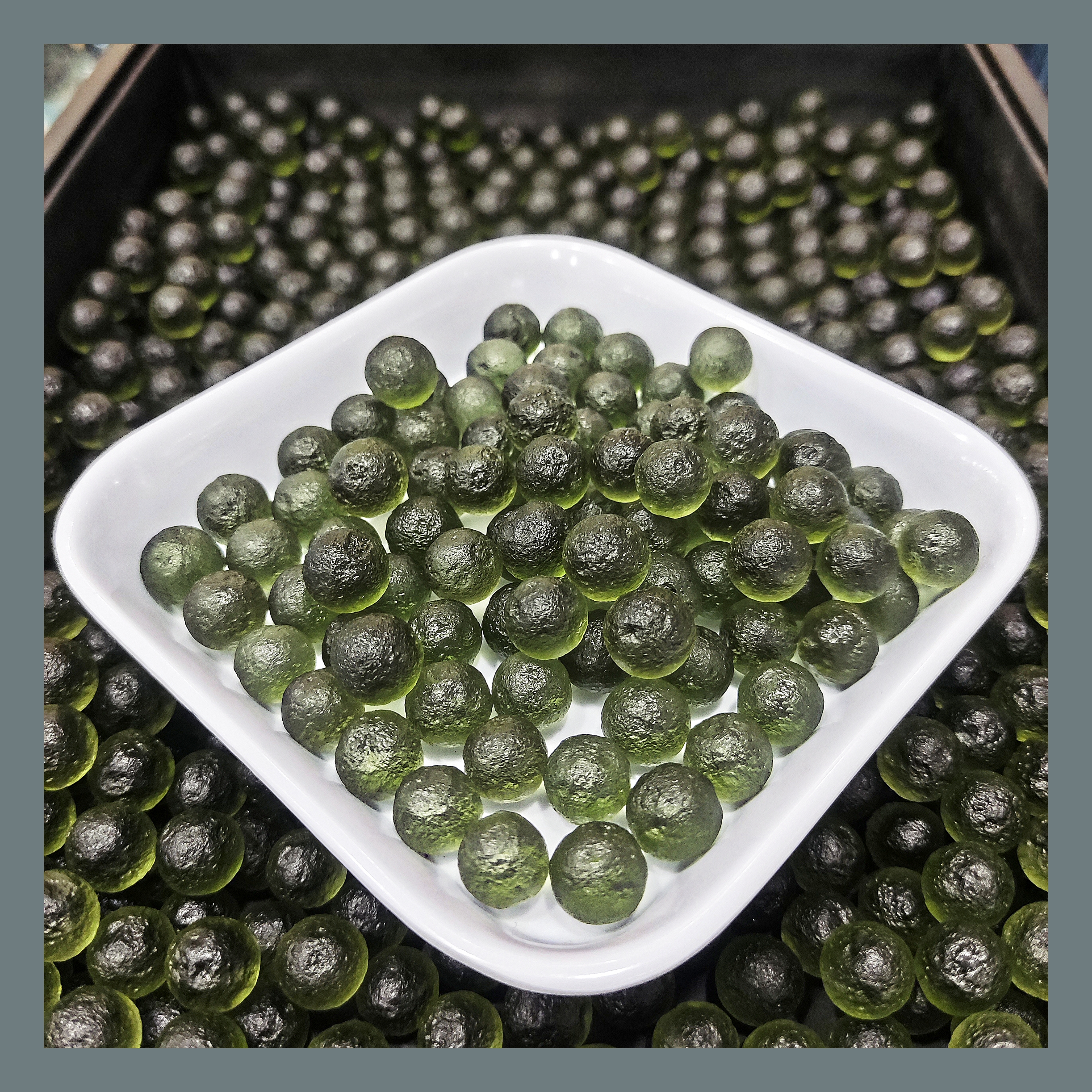 批量出新天然捷克玻璃陨石橄榄绿原石单珠无孔珠DIY散珠子10mm+