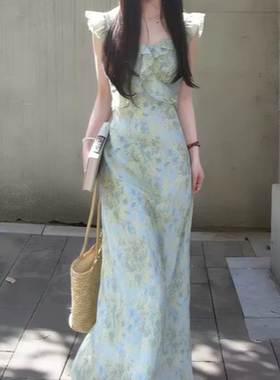 D533修身小飞袖碎花裙温柔风连衣裙夏季度假风修身后妈裙