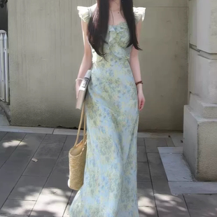D533修身小飞袖碎花裙温柔风连衣裙夏季度假风修身后妈裙