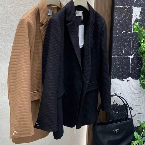 D313华夫格黑色小西装外套女单排扣休闲西服春秋秋季新款