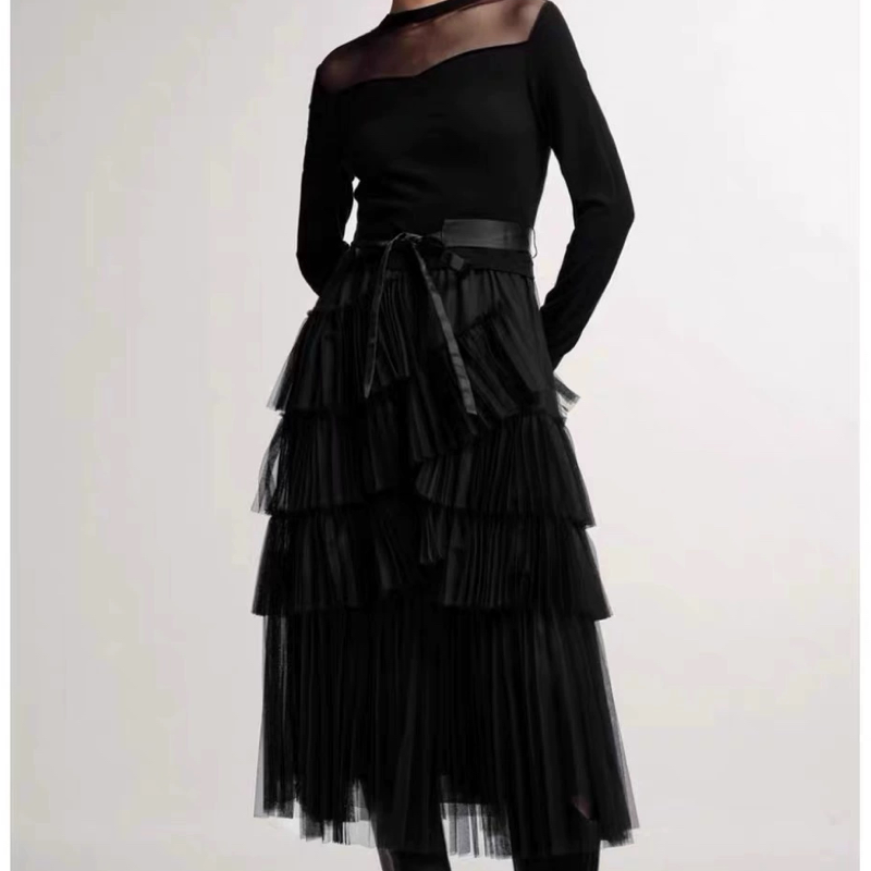 C314设计感芭蕾风拼接纱裙冬款气质长袖连衣裙