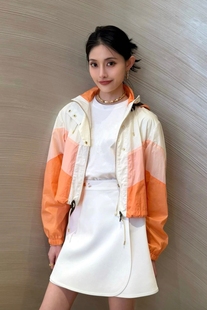2026早春新款女款时尚休闲百搭立领长袖短款外套宽松显瘦上衣舒适