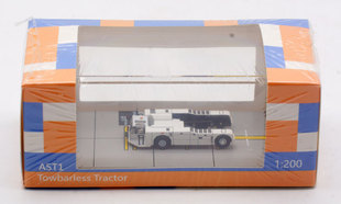 JC Wings 1:200飞机牵引车塑料抱轮车 地勤 日航 全日空 国泰天马