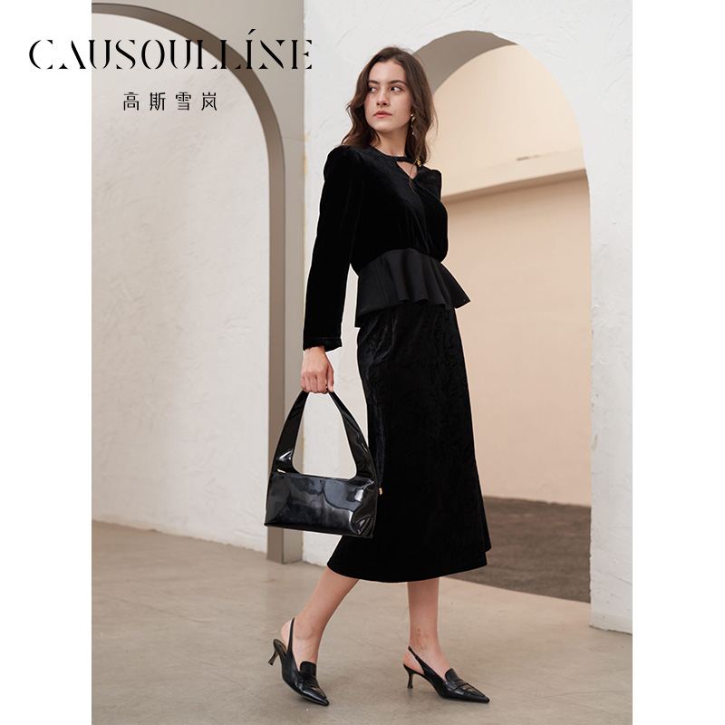 高斯雪岚荷叶边V领上衣